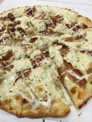 Chicken bacon ranch pizza