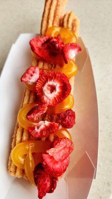 Strawberry lemonade churro