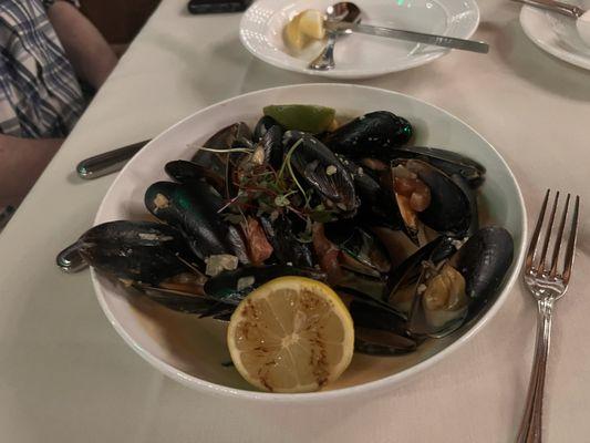 PEI steamed mussels with amazing fresh tomatoes and garlic