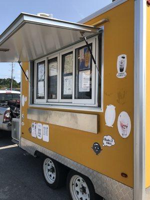 Cute trailer at the Shell on Wall Triana and 72