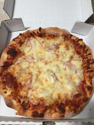 Small pineapple and onion pizza (11.55 + 0.45 in SVC Fee)