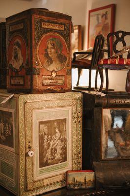 The Best Little Hoard House Antiques And Collectibles