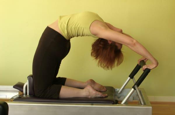 Reformer: Thigh Stretch extension