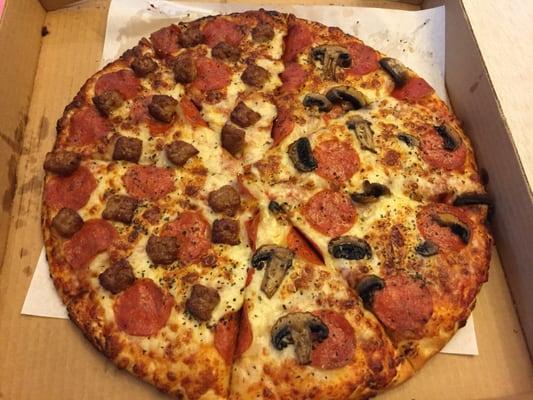 Large Pizza -1/2 sausage, pepperoni 1/2 mushroom, pepperoni.  It was good, nothing memorable.