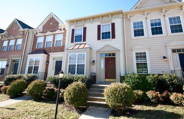 Townhome professionally managed for family that has outgrown the space in Leesburg, VA