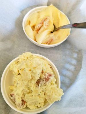 Banana pudding, so good! And potato salad.