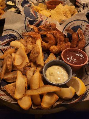 Fried shrimp platter.  (8 shrimp)