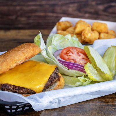 Pebaodys Burger with Cheddar & Tots