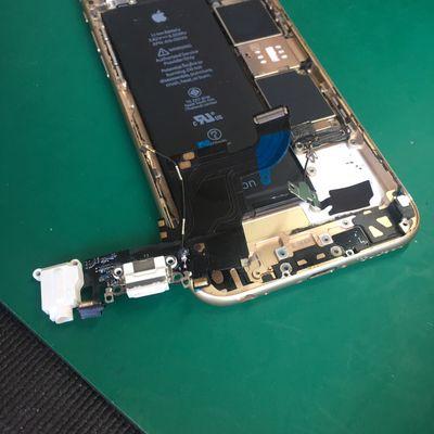 Charging port replacement on iPhone 6s Plus