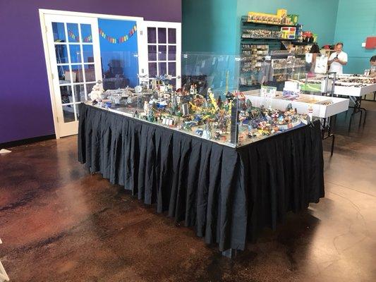 Continually updated display table