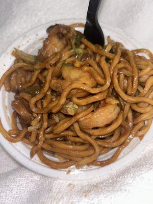 Rubbery, shrimp lo mein