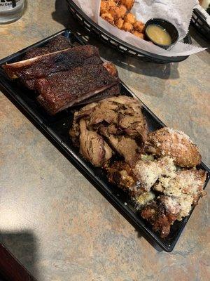 444 Sampler with ribs, brisket and garlic parm wings