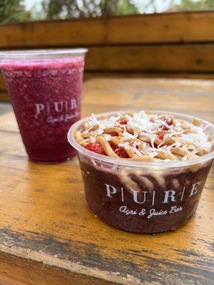 Dream in pink smoothie and acai Pb bowl