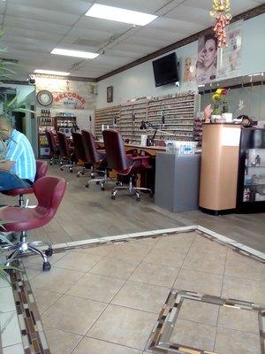 Diamond nail salon