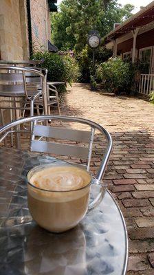 Cafe Latte al fresco