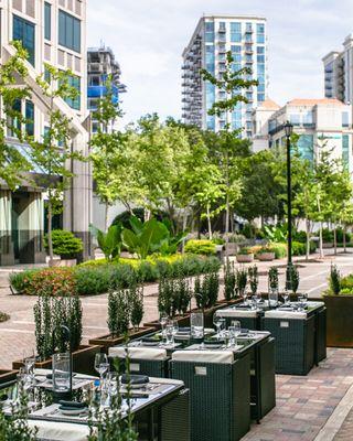 Outdoor Patio dining in the heart of Buckhead