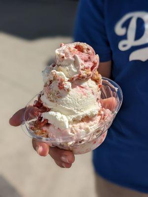 Strawberry cheesecake small cup