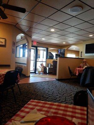 Such a cozy, homey feel to the dining room!