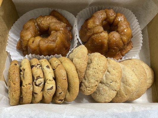 top: monkey bread; bottom: chocolate chip and snickerdoodle ounce cookies