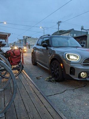 The no. of dbl parkers who block the bike parking while idling their car AND park directly in front of the 'No Double Parking' sign sucks.