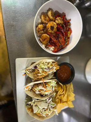 Hawaiian shrimp bowl
Chicken tacos