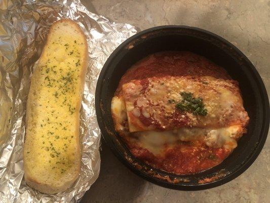 Lasagna and Garlic Bread - To Go