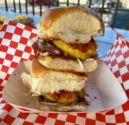 2 Piece Masala Vada Pav