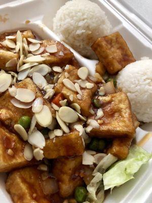 House special stir fry tofu! Yummm love the almonds and the sweet sauce they use!