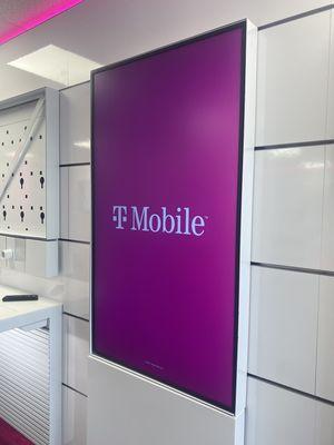 T-Mobile display installation