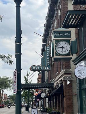 So cute with old fashion neon sign