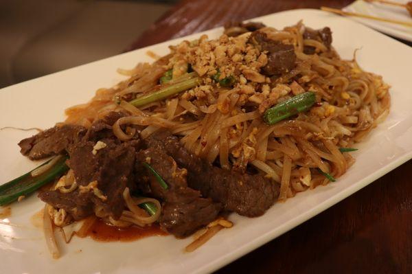 Beef Pad Thai Noodles