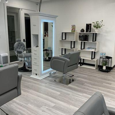 Forever Salon Stylist Station