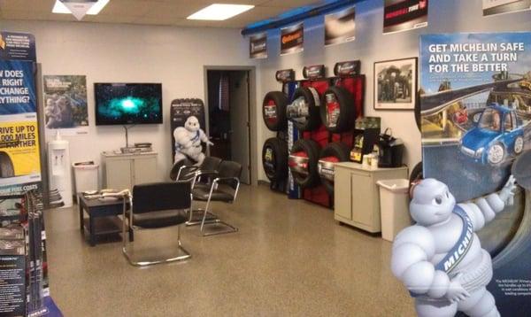 Our clean & spacious waiting area with 42" TV and Free Keurig Coffiee