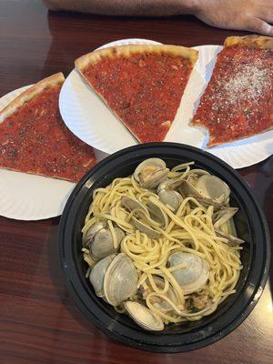 Tomato slices & linguine with clams to go