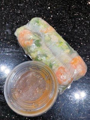 Shrimp spring rolls, excellent! 5/5