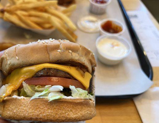 cheese burger with Grilled onions