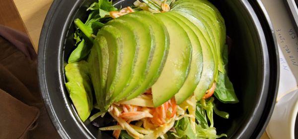 Crab and avocado spicy salad