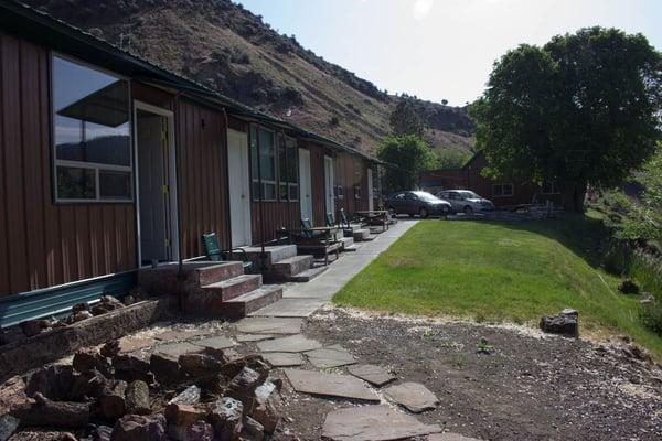 View of the front of the Sky Hook Motel