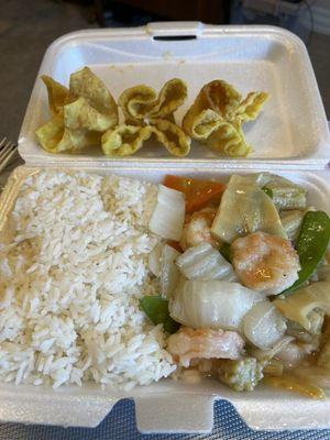 Shrimp with vegetables plater with white rice and crab Rangoon