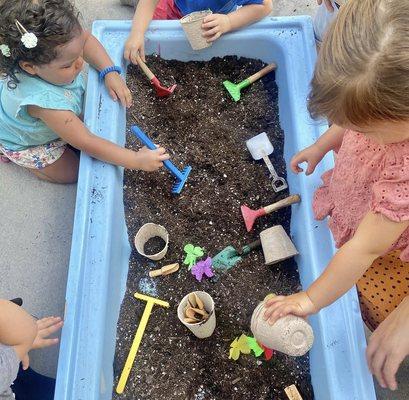 Baby and Me Classes at the Erika J. Glazer Early Childhood Center. Explore art and sensory play.