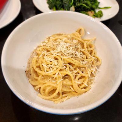 Bursting Cacio e Pepe: HEAVENLY!