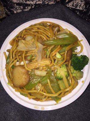 Vegetable lo mein