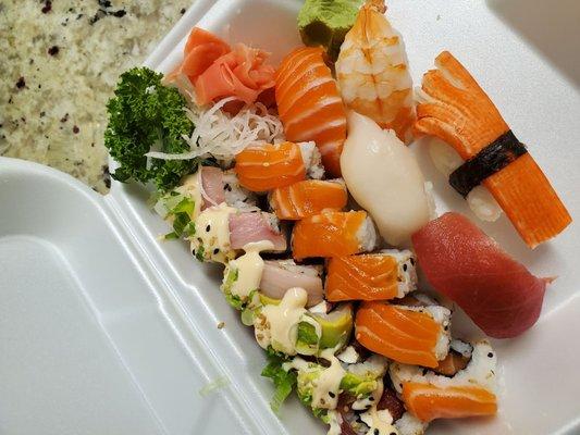 Bu Can Roll & Fresh Salmon Roll