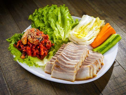 Yedang Bossam (Steamed Pork w/ Cabbage Wrap and Spicy Radish and Oysters)