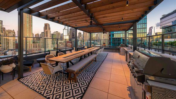 Marlowe Chicago Outdoor Terrace Community Lounge with Grills and Seating