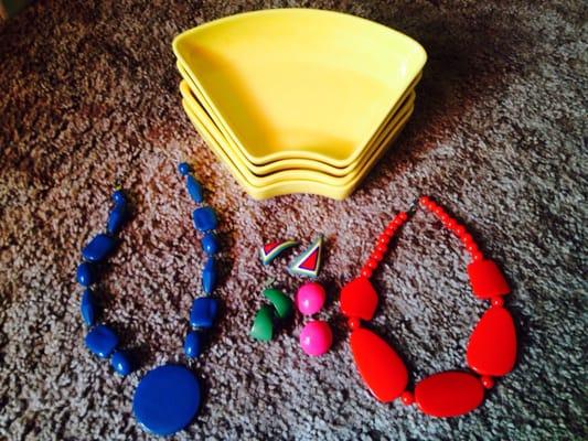 Funky vintage earrings and necklaces