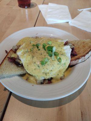 Hash eggs Benedict