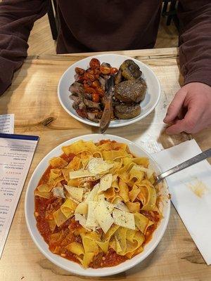 Steak and smashed potatoes, All'amatriciana