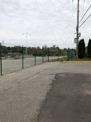 Green Vinyl System Chain Link Fence With Top Tension Wire To Make It Harder To Climb Over