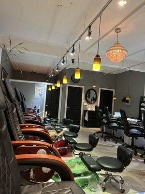 Inside - pedicure stations